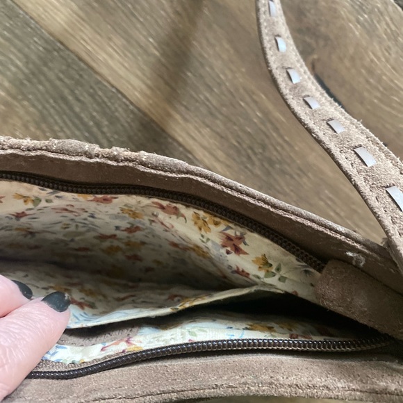 Vintage Enzo Angiolini Suede laser cut leather mini bag - Picture 4 of 6